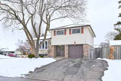 35 Abbey Rd, House other with 3 bedrooms, 3 bathrooms and 5 parking in Brampton ON | Image 1