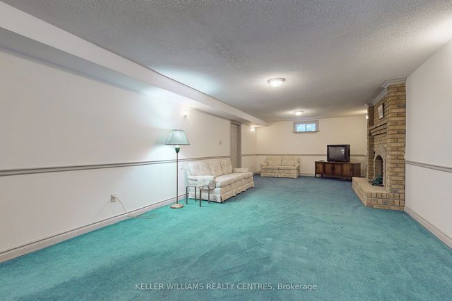 32 Petch Cres, House other with 4 bedrooms, 3 bathrooms and 4 parking in Aurora ON | Image 30