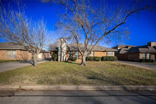 5401 Wild West Drive, Arlington, TX, 76017 | Card Image