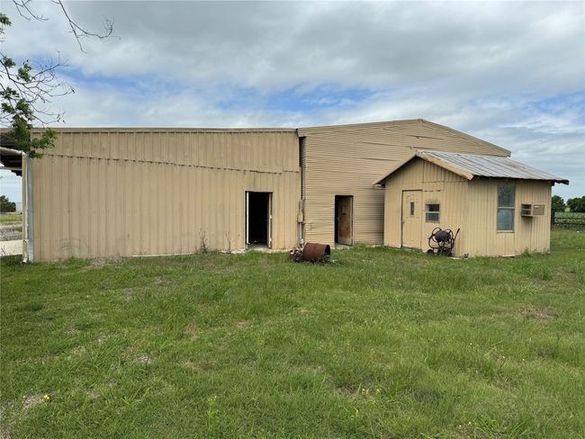 21000 Cameron Rd, Home with 0 bedrooms, 0 bathrooms and null parking in Coupland TX | Image 4