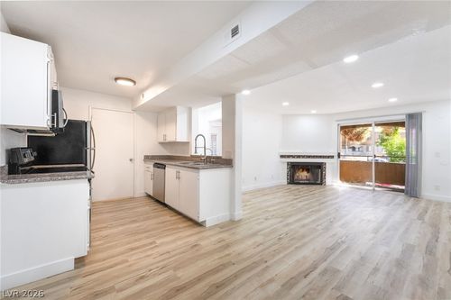 208-5251 Mission Carmel Ln, Las Vegas, NV, 89107-2757 | Card Image