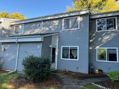 F3 Grandview Drive, Condo with 2 bedrooms, 1 bathrooms and null parking in South Burlington VT | Image 1