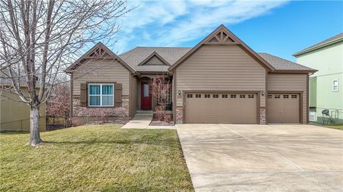 215 S Canyon Dr, Olathe, KS, 66061-9280 | Card Image