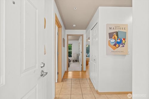 306-9057 Greenwood Ave N, Seattle, WA, 98103-3685 | Card Image