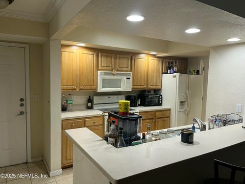 3010-10075 Gate Pkwy N, Jacksonville, FL, 32246 | Card Image