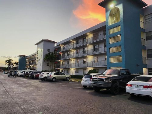 206-2775 W 52nd St, Hialeah, FL, 33016-4078 | Card Image