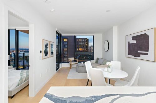 1004-135 E 13th St, North Vancouver, BC, V7L0J8 | Card Image