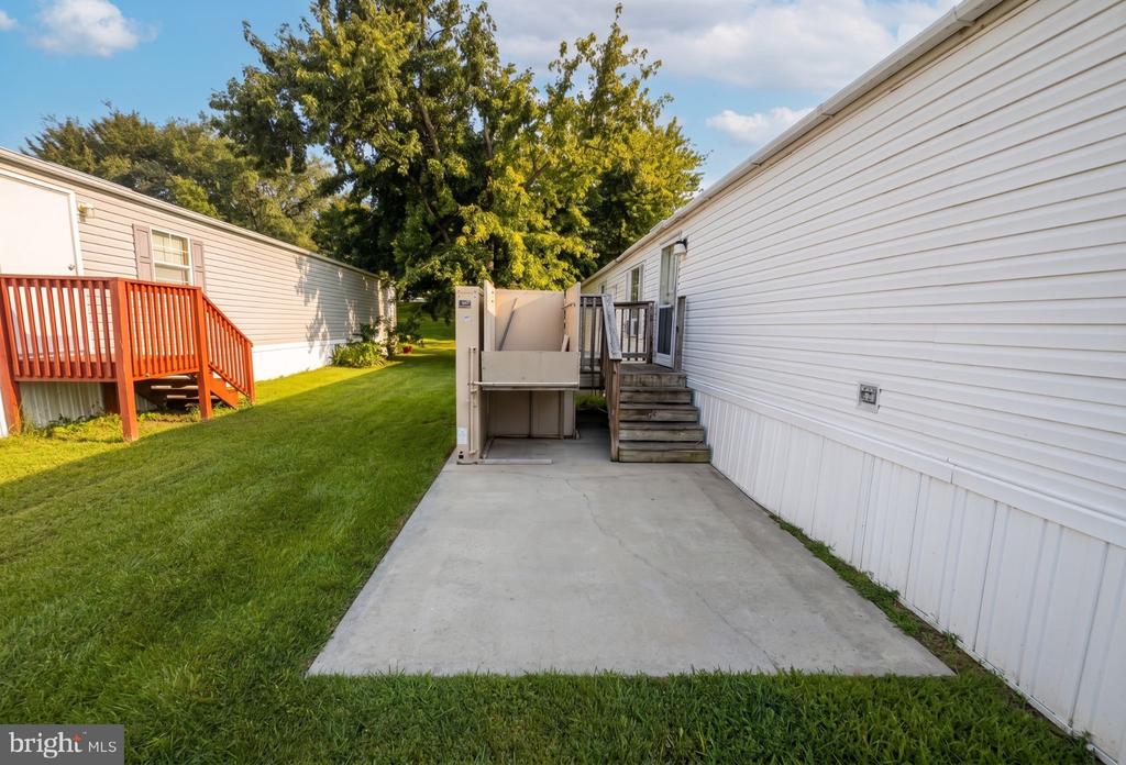 Residential in EDGEWOOD 5