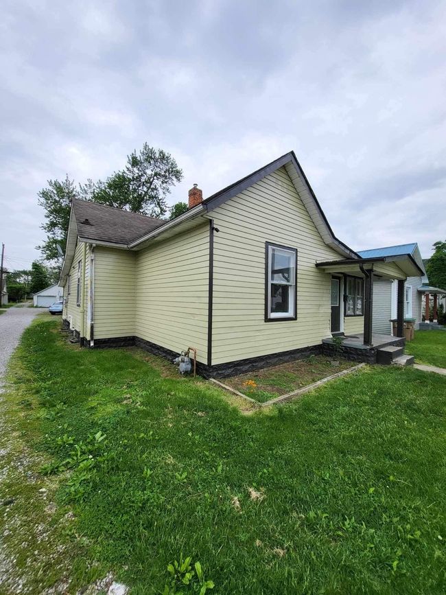 1033 Central Ave, House other with 2 bedrooms, 1 bathrooms and null parking in Columbus IN | Image 4