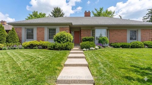 11 Tallwood Cir, London, ON, N5X2S1 | Card Image