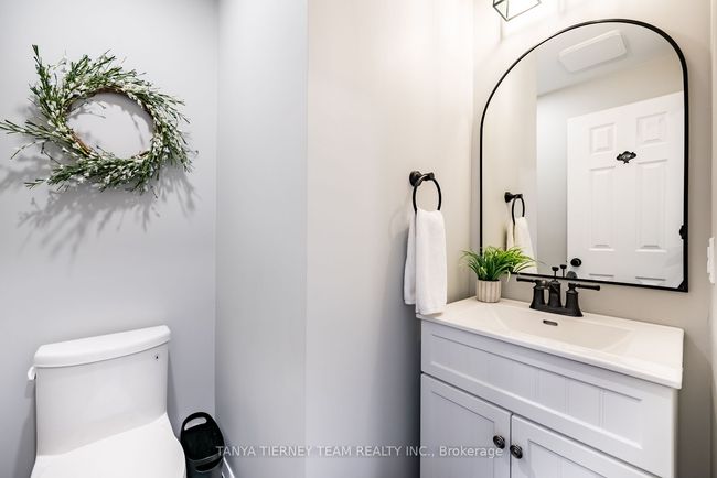 54 Mitchell Ave, House other with 5 bedrooms, 3 bathrooms and 4 parking in Whitby ON | Image 16