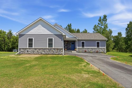 6320 Birch Meadows Ln, Fowlerville, MI, 48836-8610 | Card Image