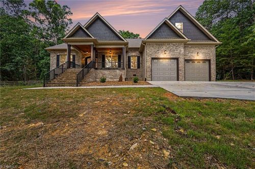 460 Sykes Farm Rd, Asheboro, NC, 27205-7654 | Card Image