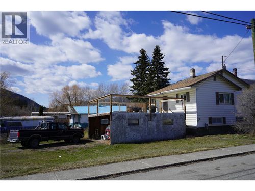 1219 Bell St, Clinton, BC, V0K1K0 | Card Image