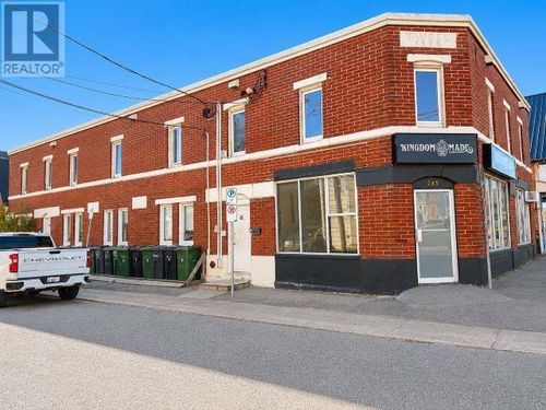245 University Ave, Charlottetown, PE, C1A4M1 | Card Image
