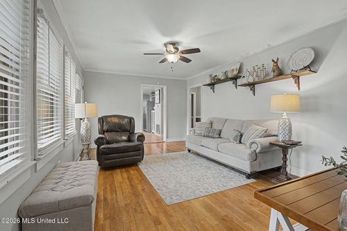 101 Beech Ct, Senatobia, MS, 38668-2107 | Card Image