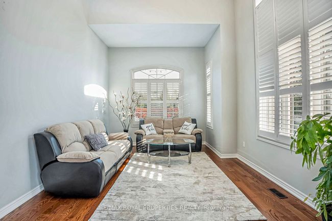 38 Sanders Dr, House other with 4 bedrooms, 4 bathrooms and 2 parking in Markham ON | Image 5