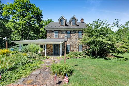 2408 Applewood Dr, Orefield, PA, 18069-9419 | Card Image