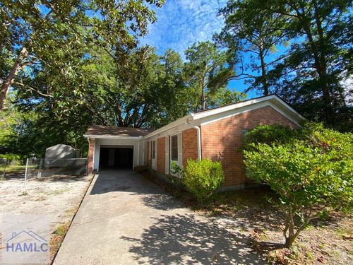 4 Oak St, Hinesville, GA, 31313-3924 | Card Image