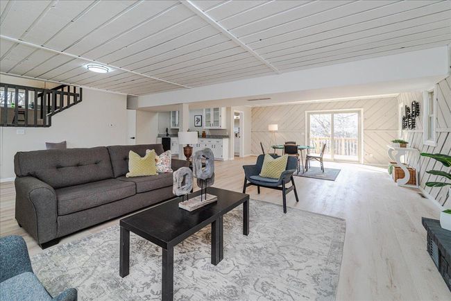 42-Family Room.jpg | Image 41