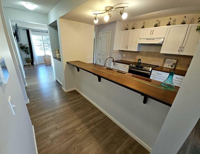 236 Silverado Range View Sw, Home with 3 bedrooms, 2 bathrooms and 2 parking in Calgary AB | Image 7