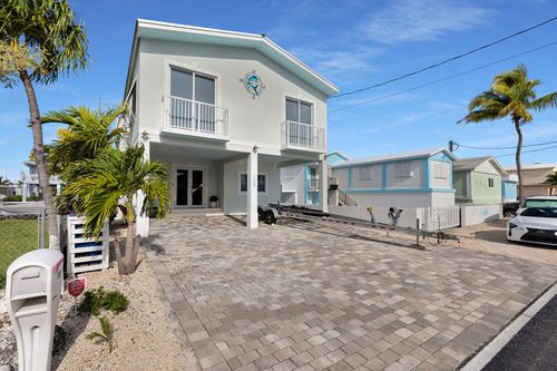 138 Normandy Dr, Tavernier, FL, 33070-2735 | Card Image