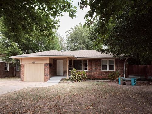 1607 Oxford Way, Oklahoma City, OK, 73120-1333 | Card Image
