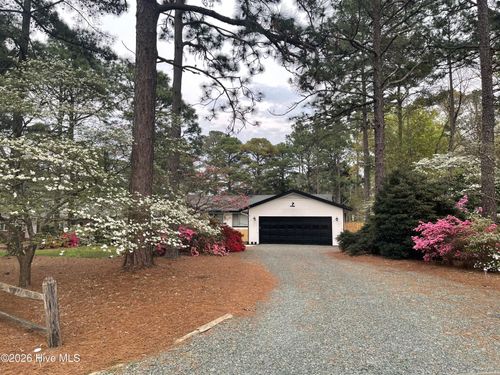 27 Par Dr, Whispering Pines, NC, 28327-9302 | Card Image