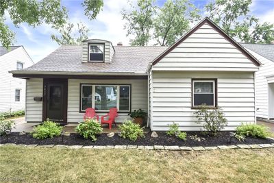 7017 Beresford Avenue, House other with 3 bedrooms, 1 bathrooms and null parking in Parma Heights OH | Image 2