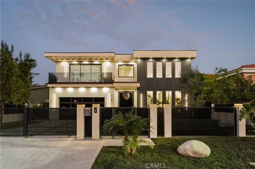 4528 Matilija Ave, Sherman Oaks, CA, 91423-2919 | Card Image