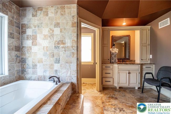 226 Sonny Dr, House other with 7 bedrooms, 6 bathrooms and null parking in Wind Gap PA | Image 29