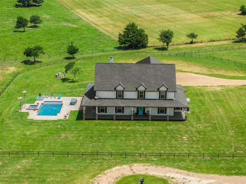 1725 Stokes Rd, New Ulm, TX, 78950-6201 | Card Image