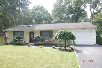 20 Shady Lane, House other with 3 bedrooms, 2 bathrooms and null parking in Coram NY | Image 1