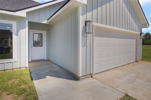 741 Autumn Ln, Livingston, TX, 77351-4463 | Card Image
