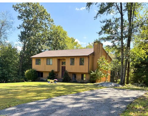 81 West Rd, New Hartford, CT, 06057-3631 | Card Image
