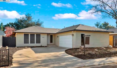 1312 Wylmawood Ln, Modesto, CA, 95355-3313 | Card Image