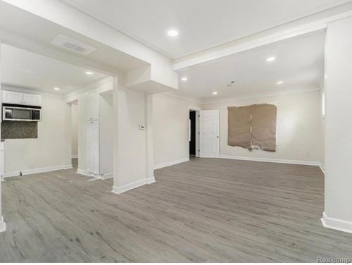 5651 N Beech Daly Rd, Dearborn Heights, MI, 48127-3097 | Card Image