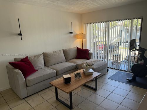 apt-202-7180 Nw 179th St, Hialeah, FL, 33015-5488 | Card Image
