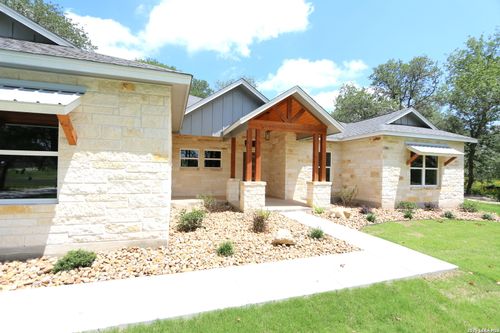 200 Cibolo Way, La Vernia, TX, 78121-0029 | Card Image