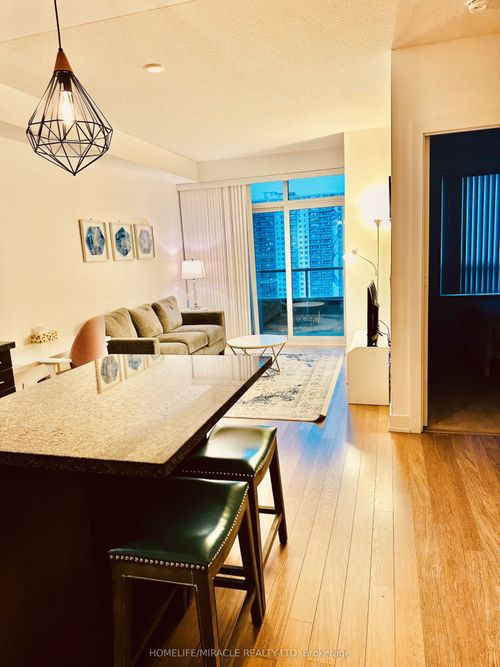 1905-120 Homewood Avenue, Toronto, ON, M4Y2J3 | Card Image