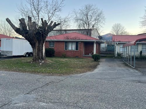 34 Laura St, Robbinsville, NC, 28771-7708 | Card Image