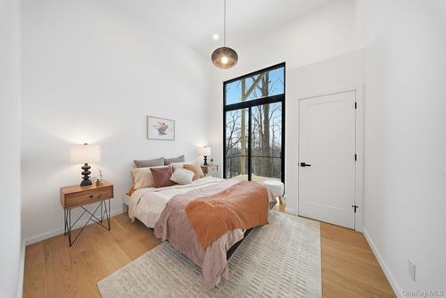 84 Skyline Dr, Woodbourne, NY, 12788-5801 | Card Image