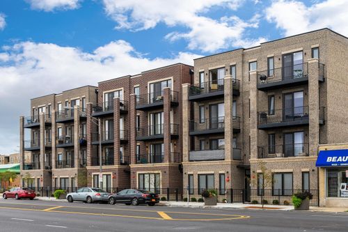 1e-6035 North Ave, Oak Park, IL, 60302-1159 | Card Image