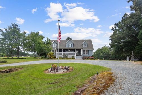 151 Mills Pond Rd, Benson, NC, 27504-9110 | Card Image