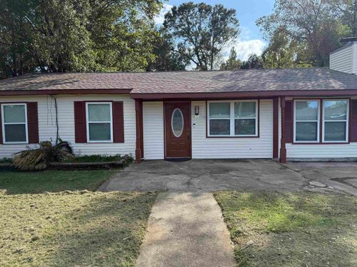 212 Walnut St, Denham Springs, LA, 70726-4318 | Card Image