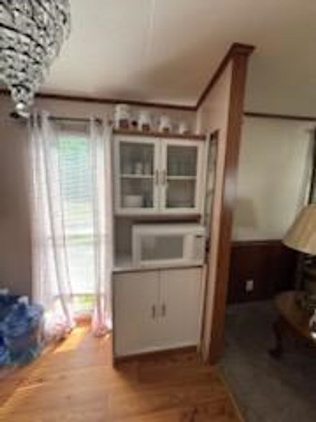 24894 Us Highway 19, House other with 2 bedrooms, 2 bathrooms and null parking in Cedar Bluff VA | Image 9