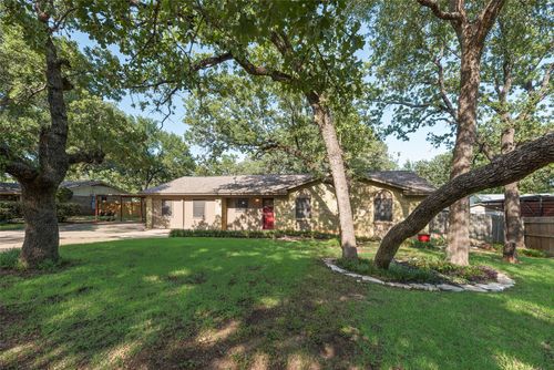 7100 Lowery Ln, North Richland Hills, TX, 76182-3511 | Card Image