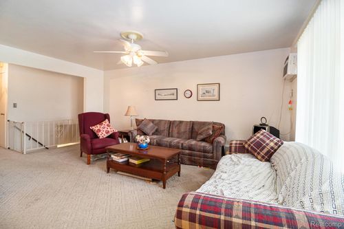 25204 Franklin Ter, South Lyon, MI, 48178-1023 | Card Image