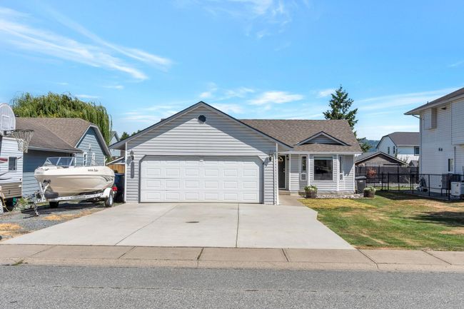 34775 4 Avenue, House other with 3 bedrooms, 1 bathrooms and 6 parking in Abbotsford BC | Image 1