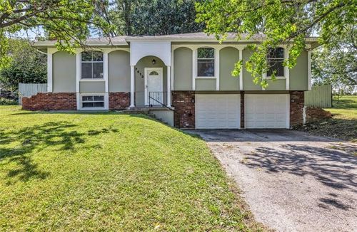 7413 Loma Vista Dr, Kansas City, MO, 64138-4038 | Card Image